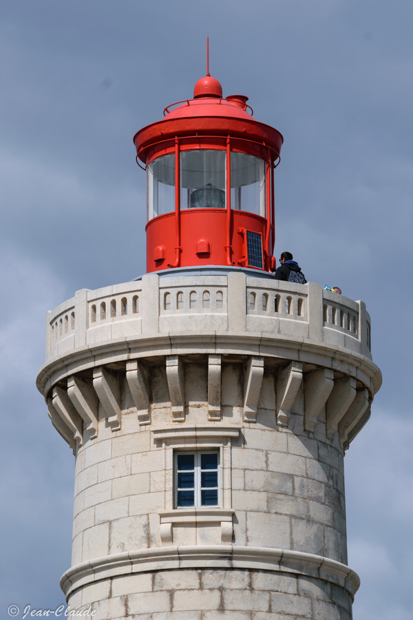 Vue sur le chemin de ronde du phare Saint-Louis à Sète